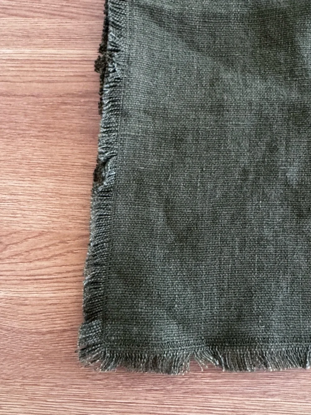 NEW Set of 8 Williams Sonoma Dark Green 100%‎ Linen Fringe Placemats 16x20